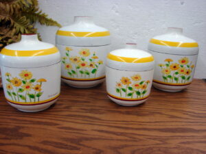 Set/4 Vintage 1978 Sears Daisies Spring Flowers Hand Painted Canister Set Nesting