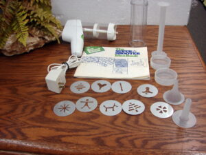 Complete Vintage Wear-Ever Super Shooter Electric Spritz Cookie Press Gun Double Barrel No Box