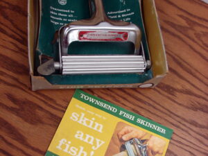 Townsend Manual Fish Skinner w/ Box/Instructions Vintage Fishing Tool Scale Skinning