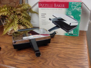 Like New VillaWare Prima Pizzelle Baker #5000 Authentic Italian Cookies Non Stick w/ Box