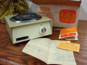 Vintage 1970's Montgomery Ward Avocado Green Electric Stove Top Burner Original Box Receipt