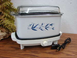 MCM West Bend Slow Cooker Crock Pot White Blue Wheat Deep Glass Lid Tested
