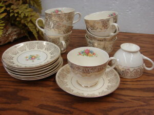 Vintage Homer Laughlin Set/8 Cups Saucers Eggshell Nautilus Gold Filigree Floral N1666