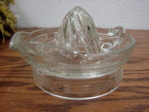 Vintage Hazel Atlas Clear Glass Criss Cross Juicer Art Deco Lines Finger Handle