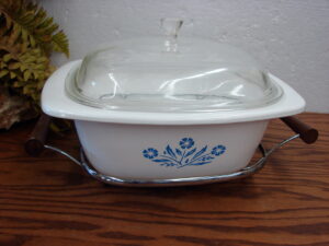 Corning Ware Blue Cornflower 4 Quart Dutch Oven w/ Rack and Serving Tray
