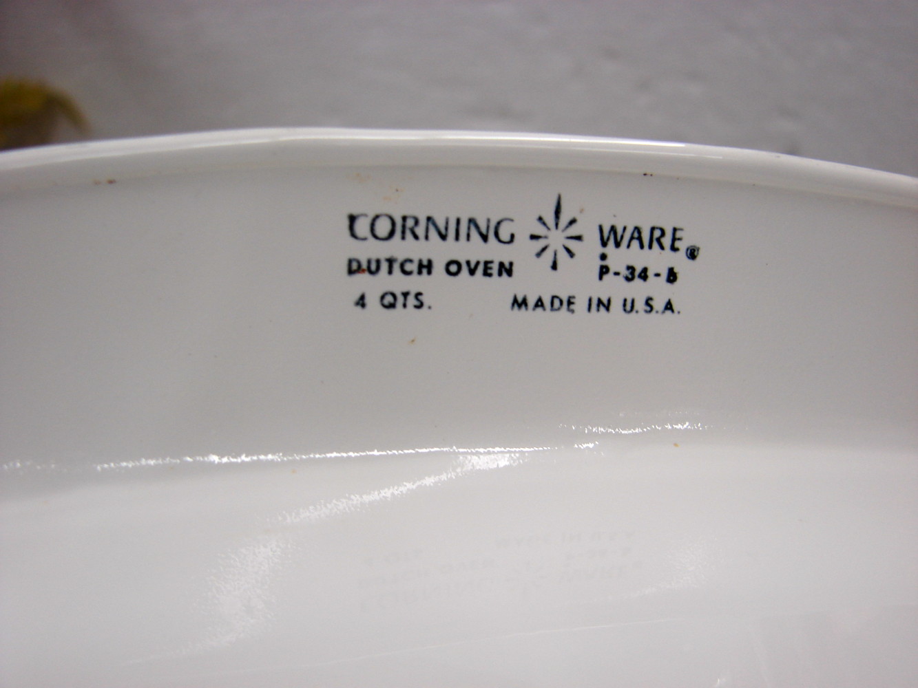 Corning Ware Blue Cornflower 4 Quart Dutch Oven w/ Rack and Serving Tray - Image 3