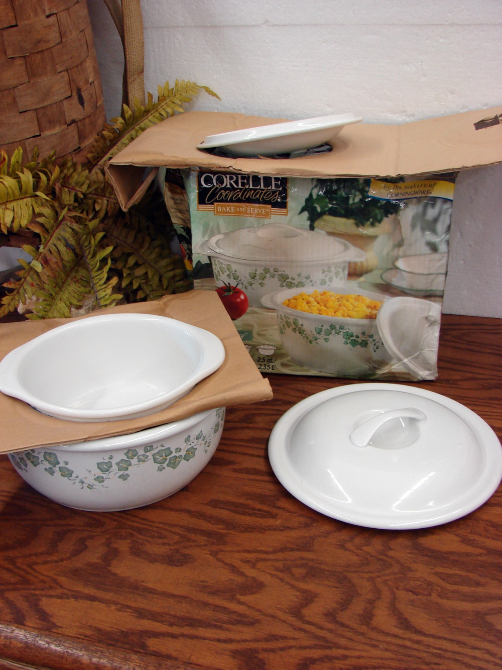 Set/2 Brand New Corning Callaway Green Ivy Bake and Serve Round Casserole Bowls w/ Lids