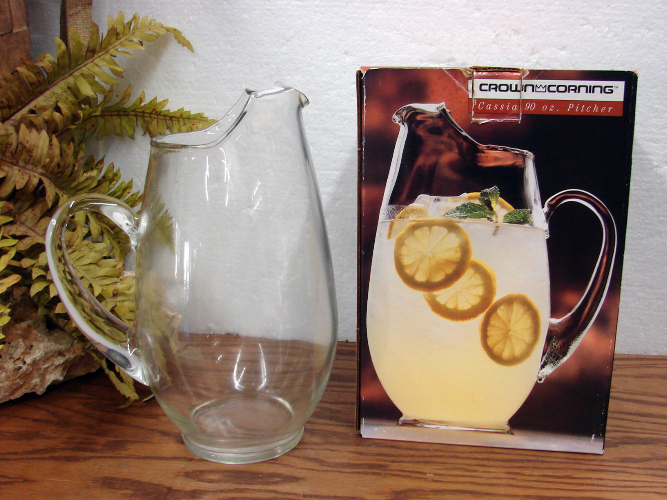Brand New Vintage Crown Corning Vitro Blown Glass Pitcher w/ Ice Lip 90 oz