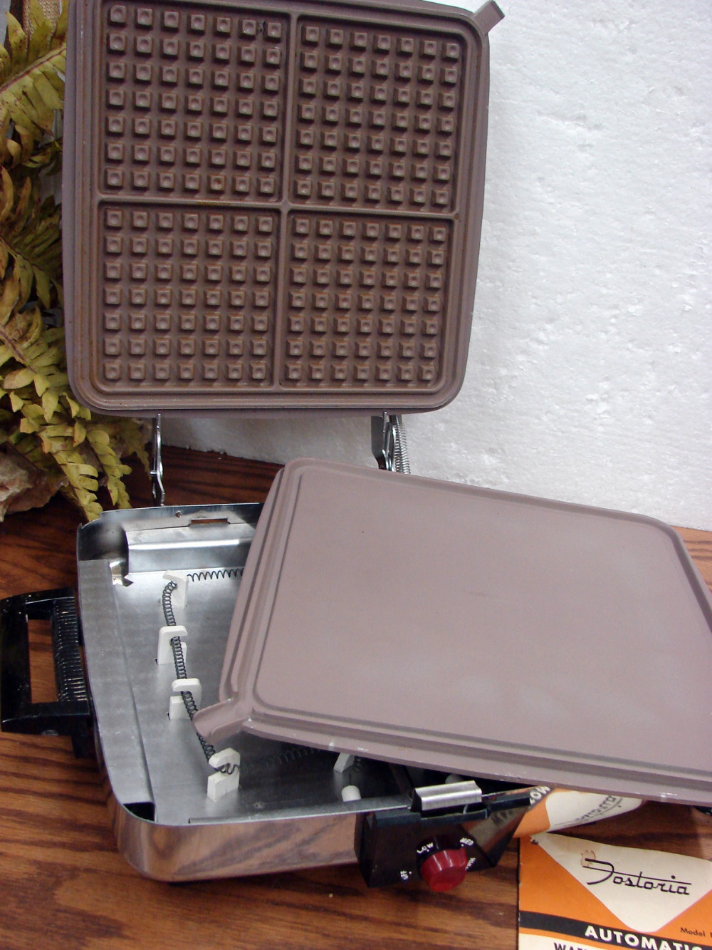 Vintage Automatic Fostoria Electric Waffle Grill Chrome Reversible Plates Tested w/ Manual #37105 - Image 3