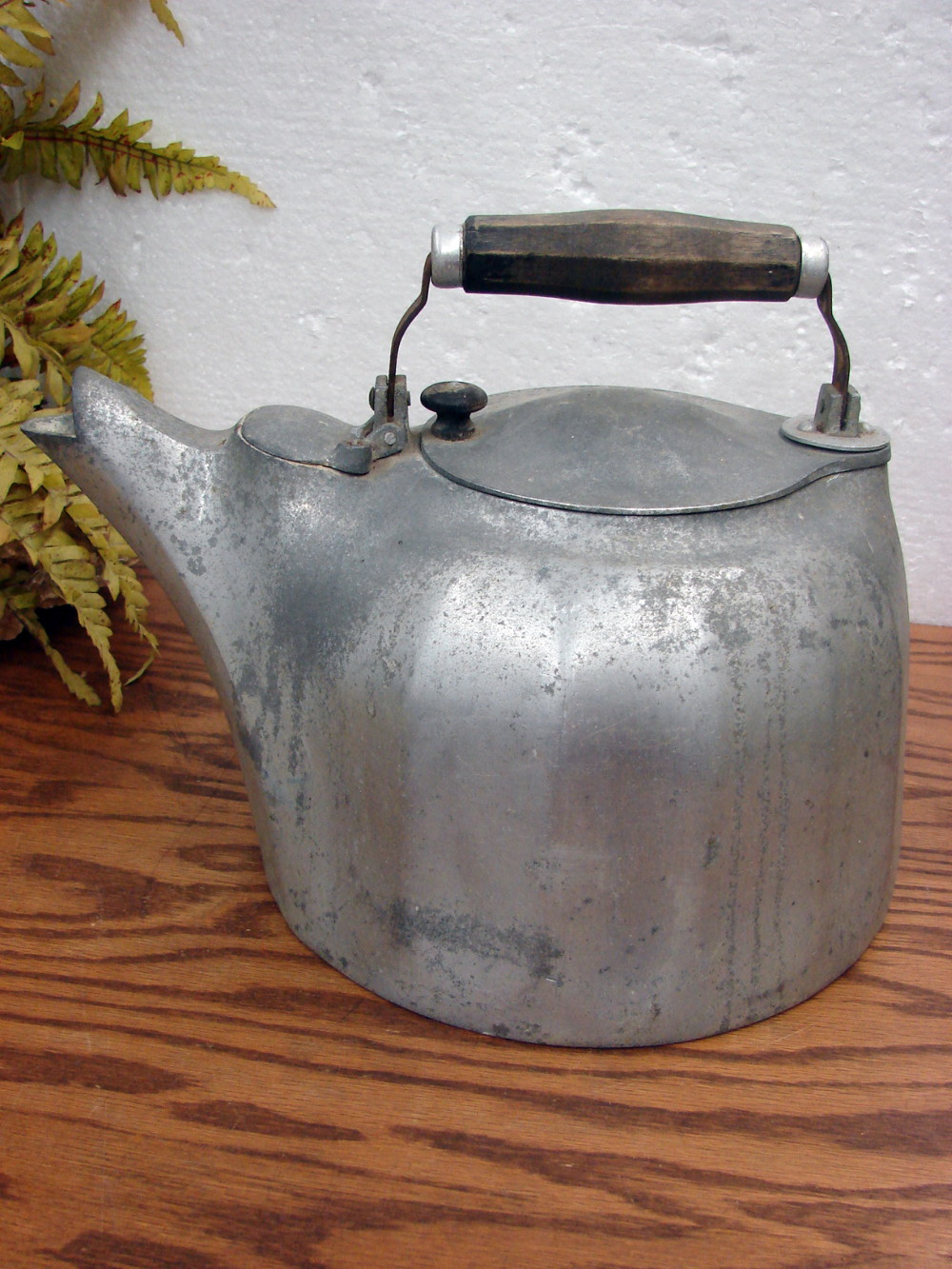 Vintage Griswold Cast Aluminum A546B Kettle 6 Qt Wood Handle Swivel Top Lid