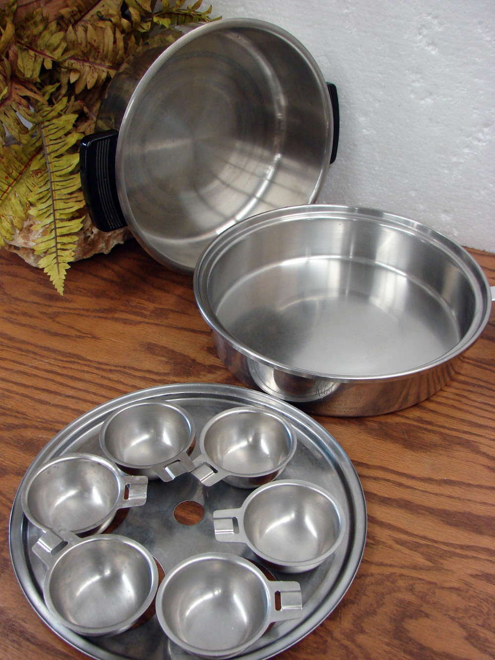 Vintage Kitchen Craft Stainless Steel 11" Skillet w/ Egg Poacher Insert w/ Dome Lid - Image 4