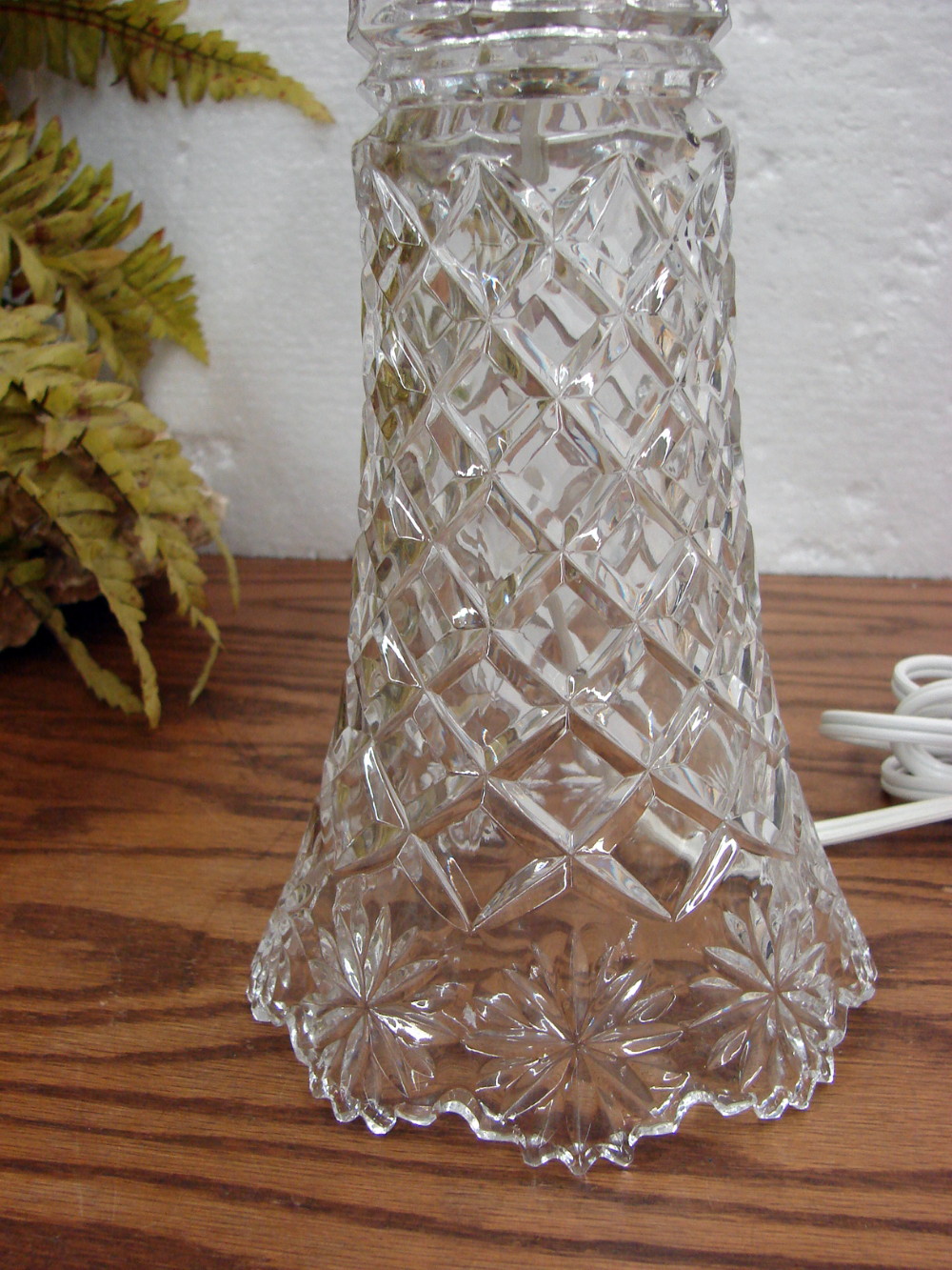 Vintage Diamond Press Clear Crystal Buffet Parlor Accent Lamp w/ Mushroom Glass Shade - Image 3