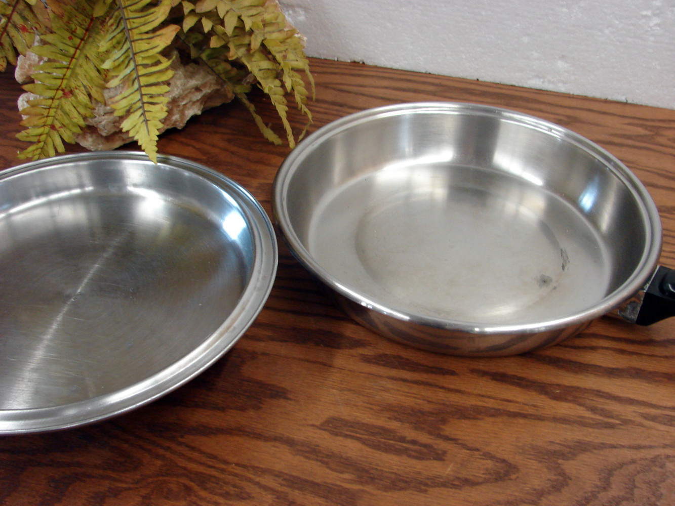 West Bend Lifetime Regal Ware Stainless Steel Skillet w/ Lid 10 1/2" - Image 3