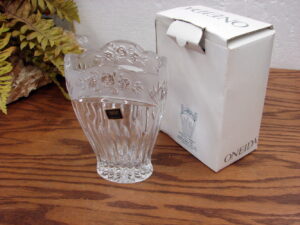 Vintage Brand New Oneida Southern Garden Lead Crystal Germany 6 1/2" Oval Vase