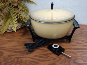 Vintage Oster Imperial Brown Simmer Non Stick 5 Qt Slow Cooker Harvest Gold Fade #669