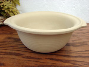 Brand New Pampered Chef Family Heritage Stoneware 9 x 4 Deep Mixing Baking Bowl