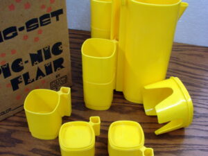Brand New Retro Pic-Nic Flair Vintage Picnic Jug w/ Cups Lids Mexico in Original Box