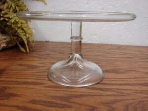 Vintage Simple Elegant Round Pedestal Cake Plate Stand with Small Rum Well