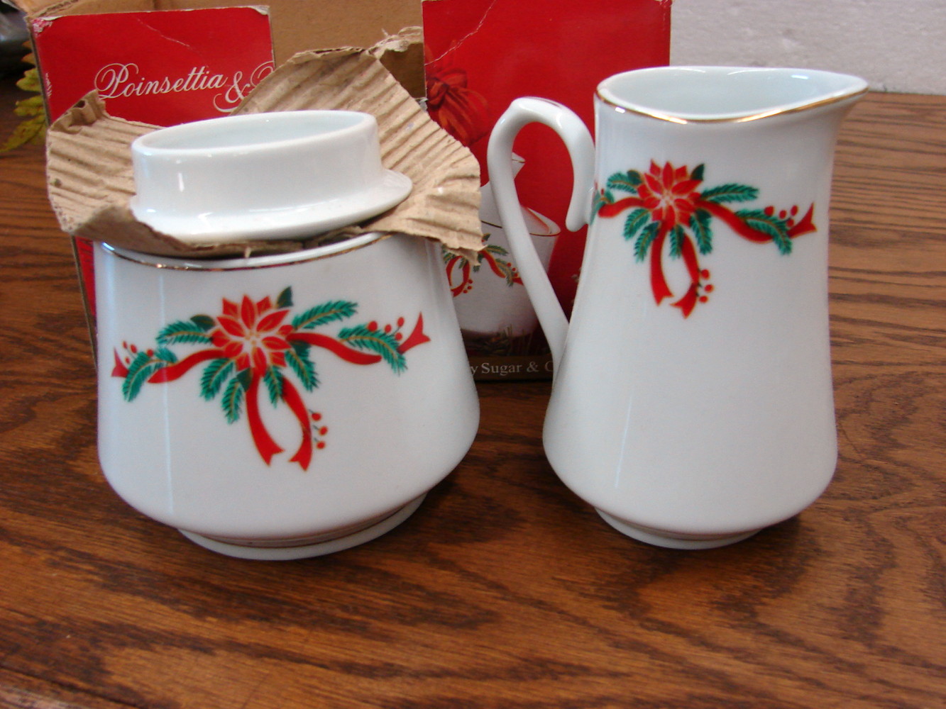 Retired Brand New Poinsettia & Ribbons Fine China Creamer & Sugar Bowl w/ Lid Set Boxed - Image 3