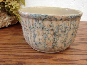 Vintage Red Wing Stoneware Spongeware Ribbed Bowl 7"