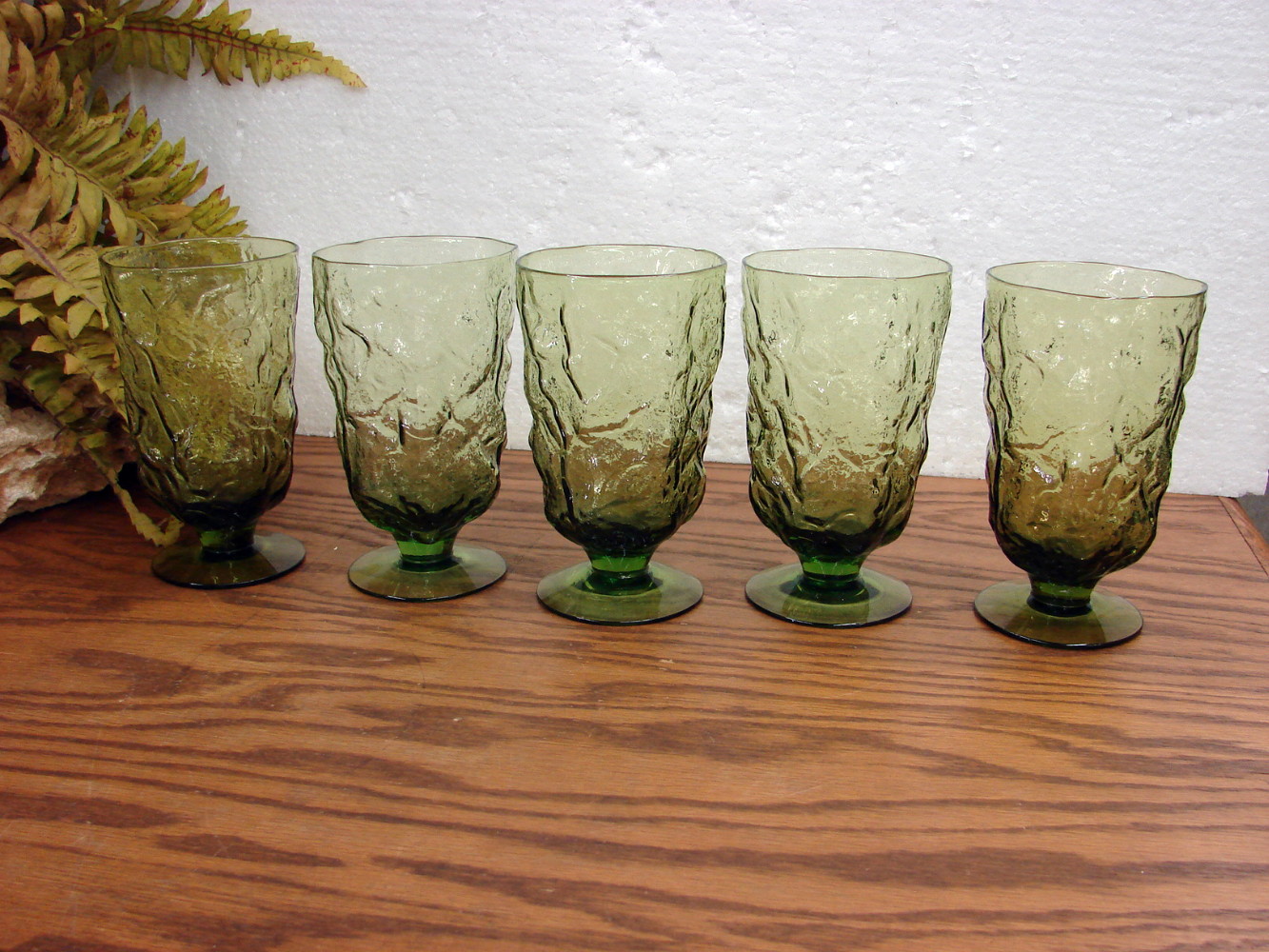 Vintage 5 pc Set Seneca Driftwood Avocado Green Morgantown Crinkle Footed Glasses Water Goblet