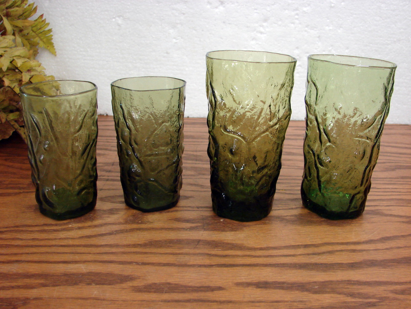 Vintage 2 pc Set Seneca Driftwood Avocado Green Morgantown Crinkle Juice Glasses