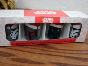 Brand New Set/4 Star Wars Christmas 1.5 oz Shot Character Glasses in Box