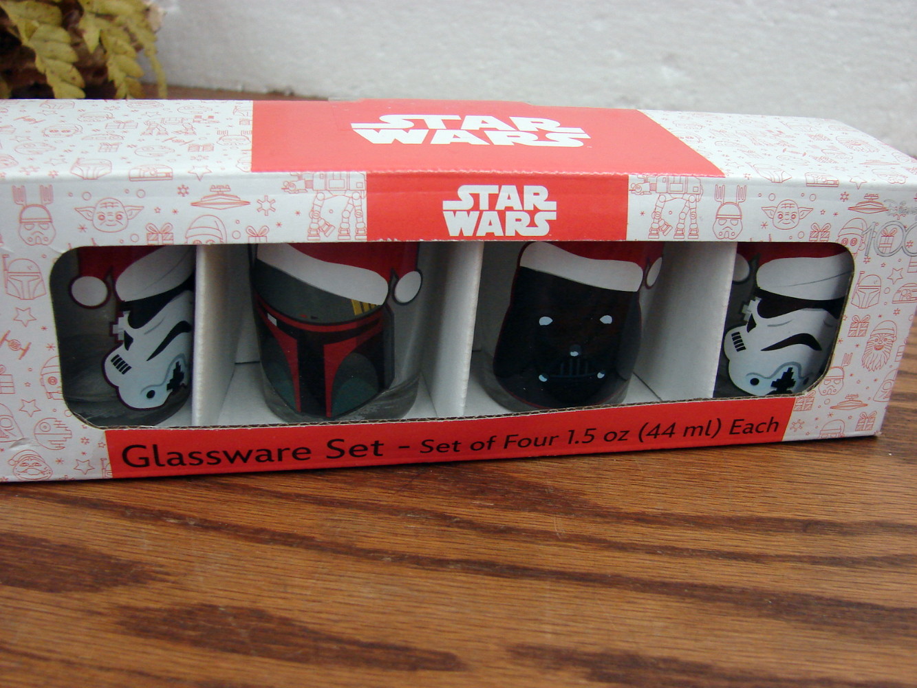 Brand New Set/4 Star Wars Christmas 1.5 oz Shot Character Glasses in Box