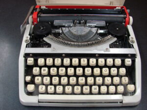 Vintage Wards Signature EBK 8008A Manual Typewriter Red White w/ Built In Case