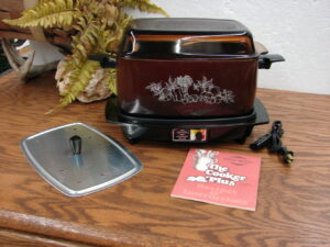 Like New MCM West Bend Slow Cooker Plus Bacon Press Lid Deep Glass Lid Booklet