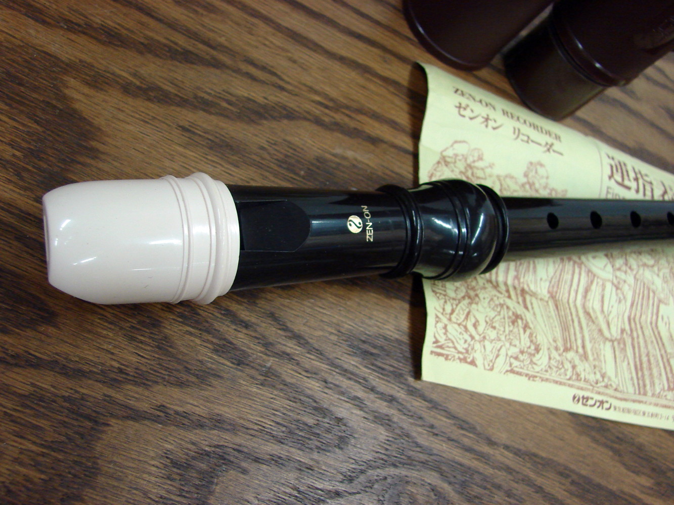 Zen-On Recorder Soprano SB w/ Hard Case Paperwork Like New - Image 2
