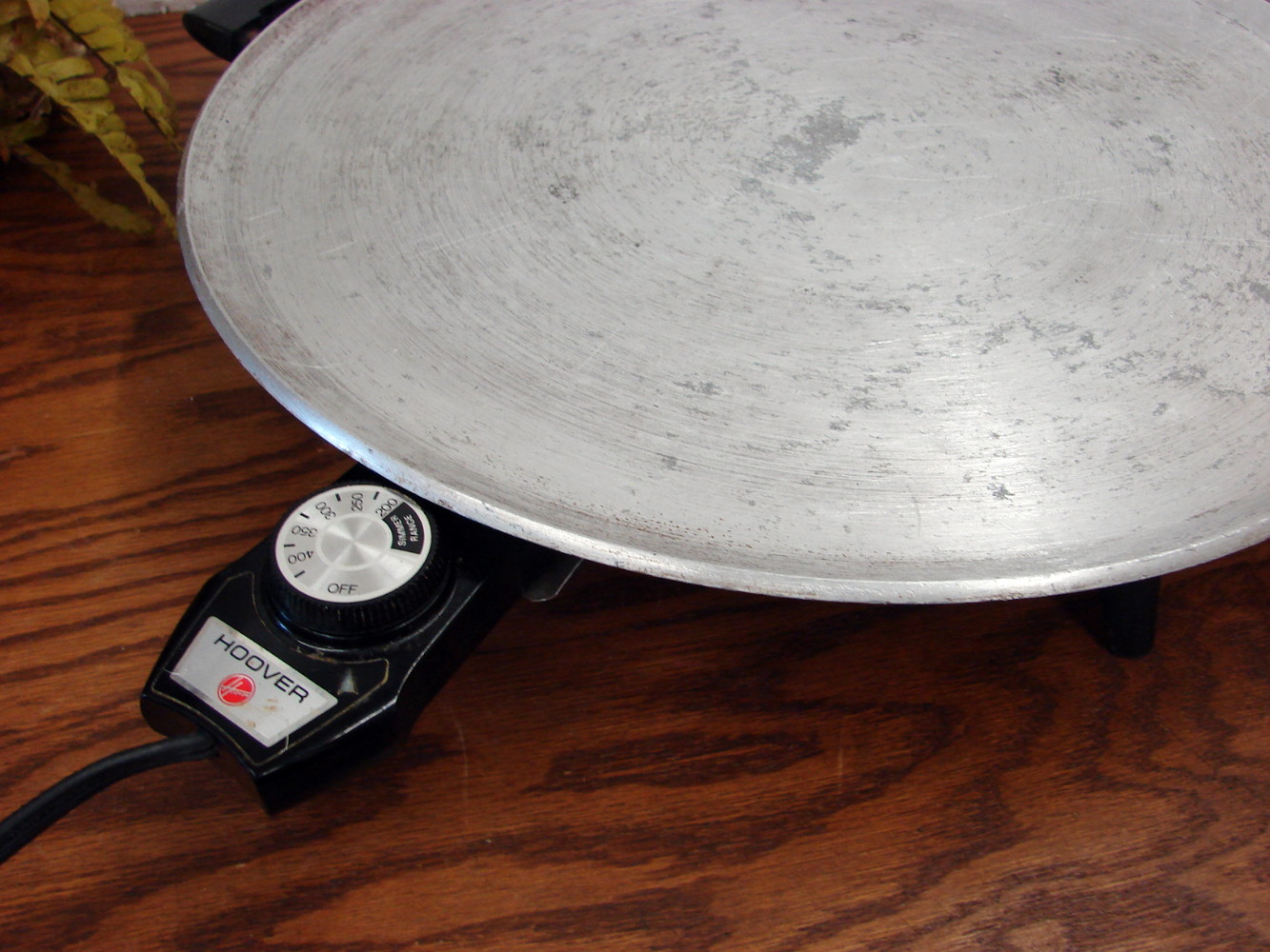Vintage 16" Heritage Bethany Lefse Griddle Grill Black Handles Tested Working w/ Power Cord - Image 2