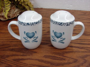Vintage Corelle Blue Hearts Stoneware Range Stove Top Handled Salt Pepper Shakers