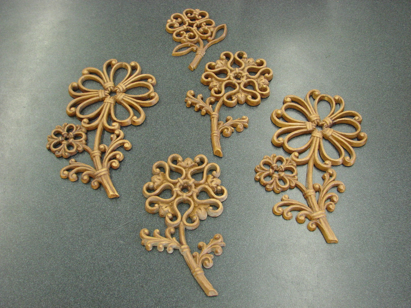 Set/5 Vintage Burwood Wall Hanging Daisy Flowers Large and Small