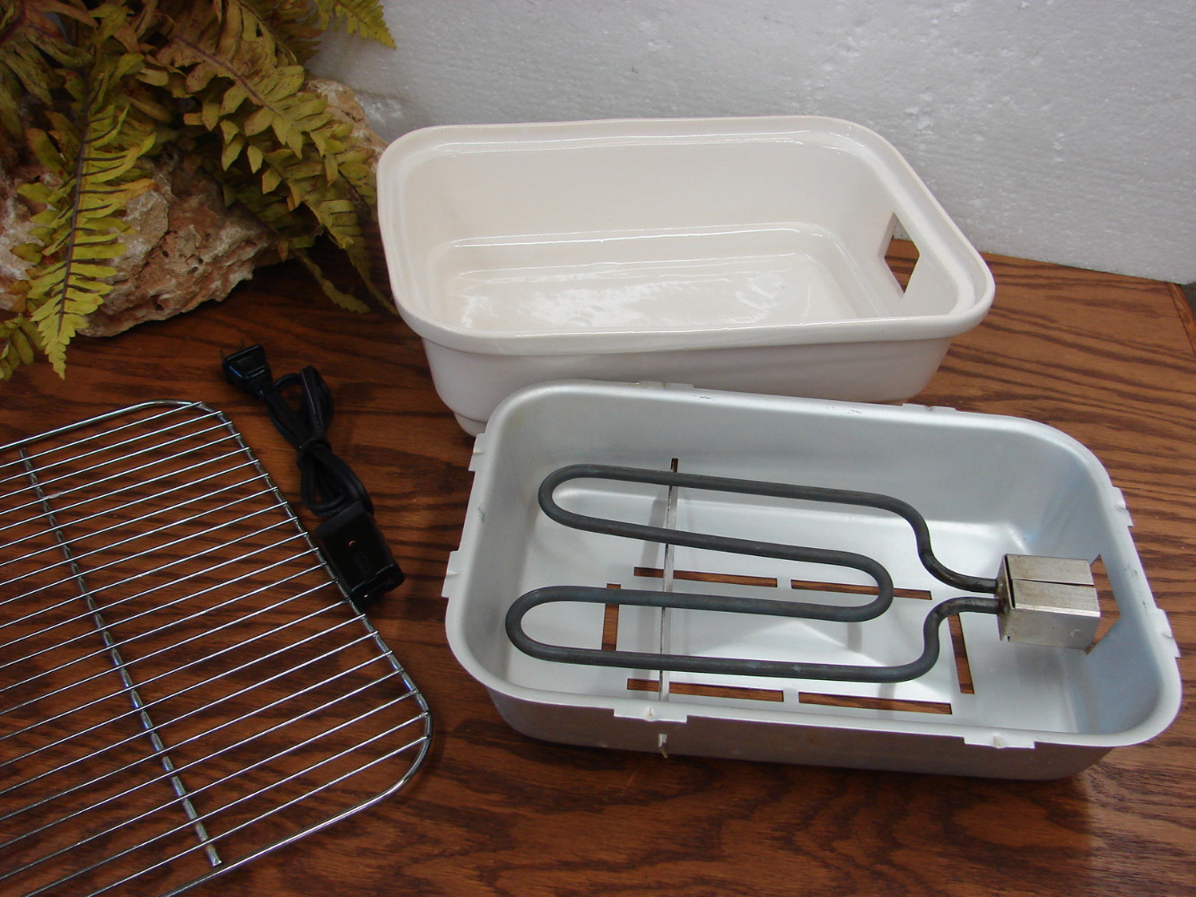 Vintage Contempra Small Rectangular Stoneware Smokeless Indoor Electric Grill Tested Heavy Duty - Image 2