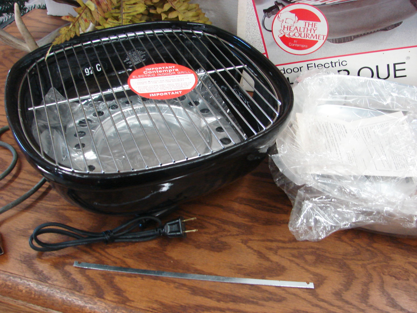 Brand New Contempra Char B Que Stoneware Smokeless Indoor Electric Grill in Original Box - Image 2