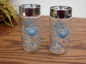 Vintage Clear Glass Corelle Corning Blue Hearts Range Stove Top Salt Pepper Shakers