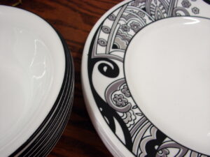 Set/7 Corning Ware Corelle Nouveau Black White Plates 10 3/4"