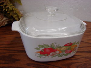 Corning Ware Garden Harvest 3 Quart Casserole w/ PYREX Glass Lid