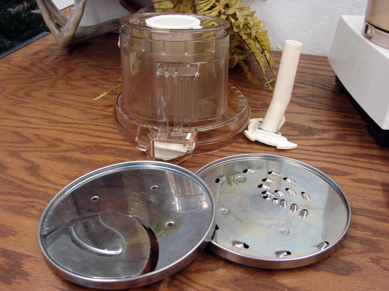Complete Vintage Cuisinart DLC-7 Super Pro Food Processor Tested w/ Accessories - Image 2