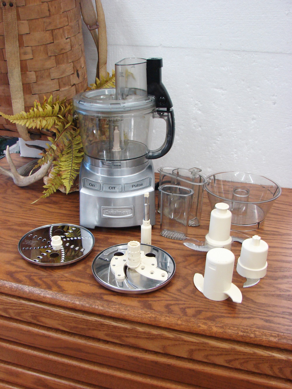 Like New Cuisinart FP-12DC Food Processor 12-Cup w/ Work Bowls and Attachments