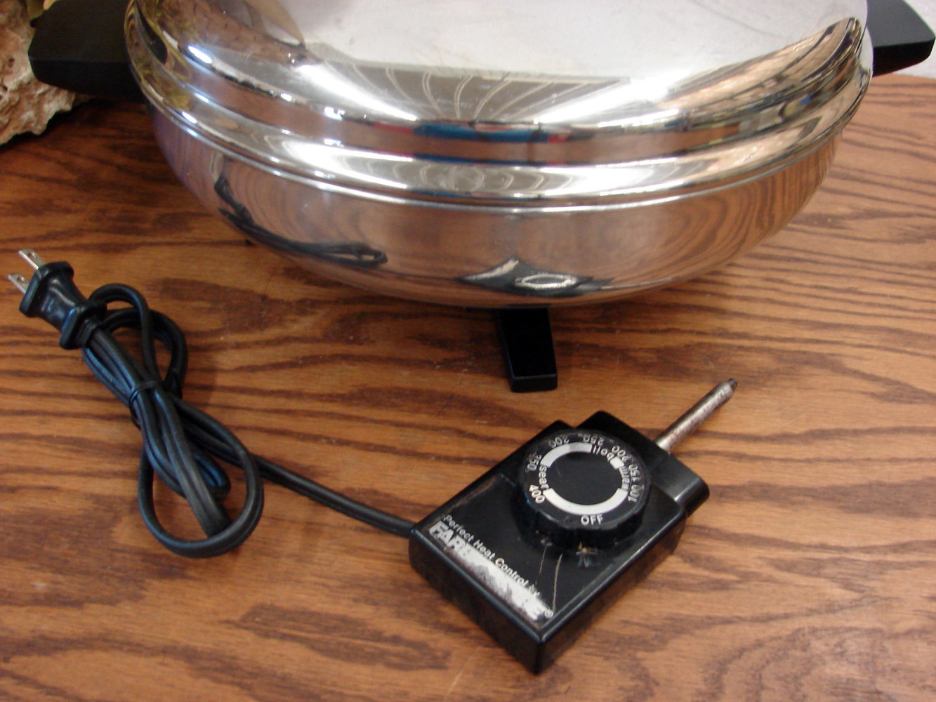 Vintage Well Loved Farberware Stainless Steel Electric Skillet Buffet Server 322 Tested - Image 2