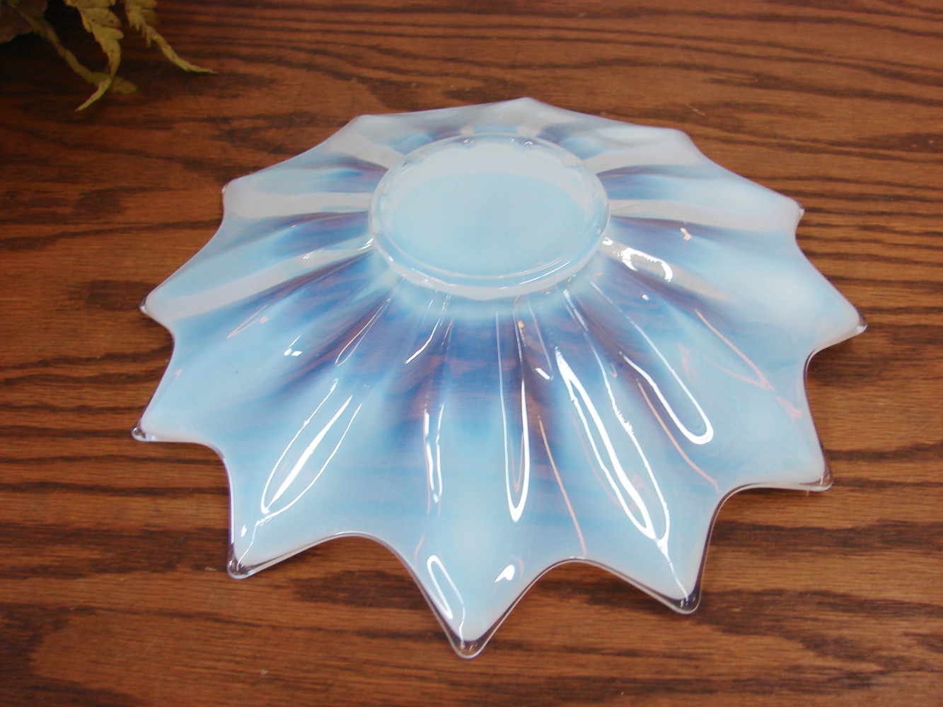 Vintage Fostoria White Opalescent Heirloom Starburst 12 Point Dish