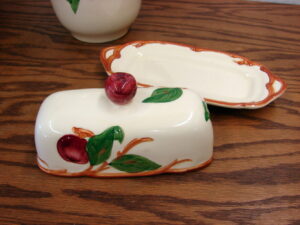 Vintage Franciscan Earthenware Gladding McBean Apple Dinnerware Stick Butter Dish w/ Lid