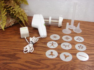 Vintage Wear-Ever Super Shooter Electric Spritz Cookie Press Gun No Box No Manual