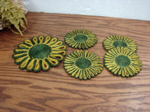 5 pc Set Boho Vintage Matching Pattern Raffia Woven Trivet Hot Pad Coaster Green Gold