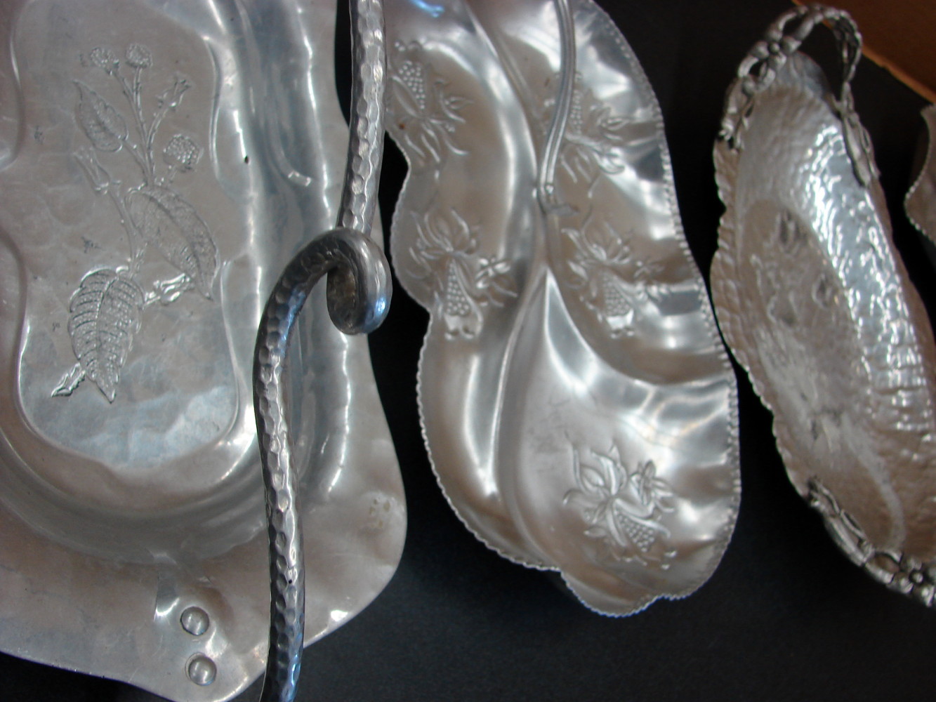 17 pc Hand Wrought Forged Hammered Aluminum Trays Covered Dishes Accessories - Image 10