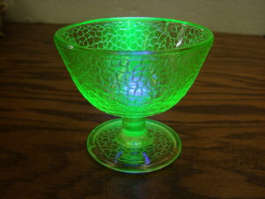 Vintage LE Smith Yellow Uranium Crackle By Cracky Glass Sherbet Cup