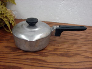 Vintage GHC Magnalite 1 QT Sauce Pan w/ Matching Lid Double Spouts