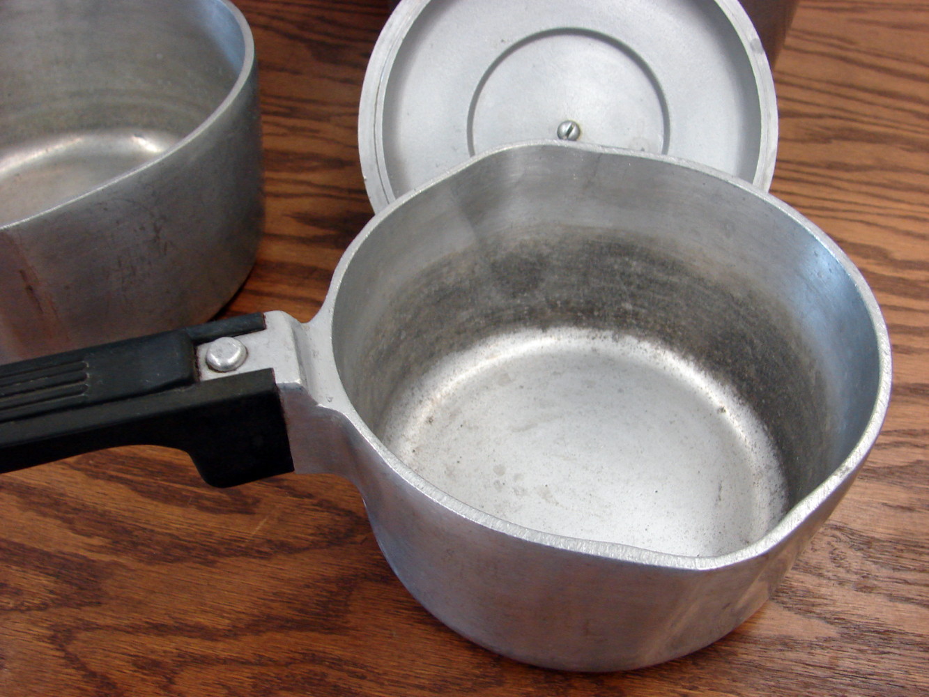 Vintage Wagner Ware Magnalite 4681 1/2, 4682 and 4684 Quart Sauce Pan w/ Lid - Image 2